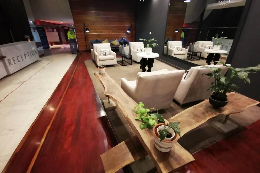 Апартаменты 1507-Amazing Views & Unique Joburg Cbd Luxury Йоханнесбург Экстерьер фото