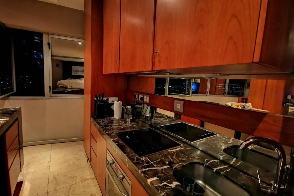 Апартаменты 1507-Amazing Views & Unique Joburg Cbd Luxury Йоханнесбург Экстерьер фото